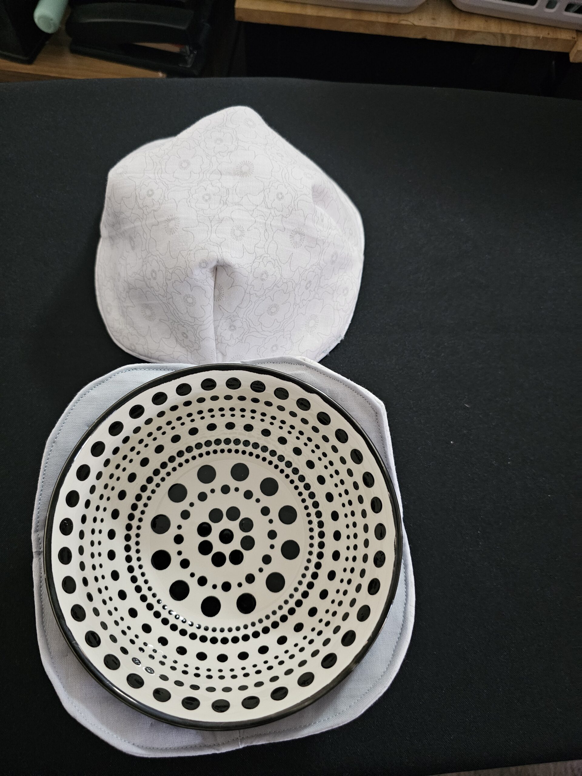 Grey with White Flower Pattern - Reversible Bowls Holders - Medium - Set of 2 - Image 2