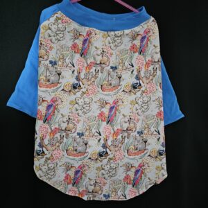 T- Shirt LargeDog Coat with Australiana Animals and Blue Sleeves